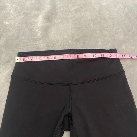 Lululemon wunder under crop solid black 21350 - Picture 4 of 9